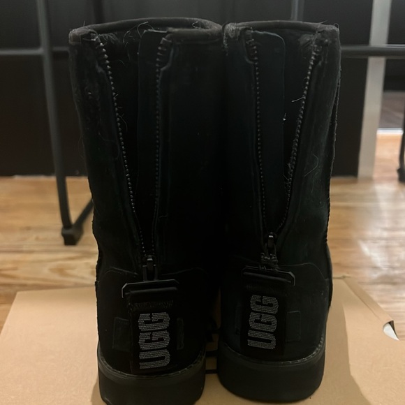 Ugg boots - Picture 3 of 4